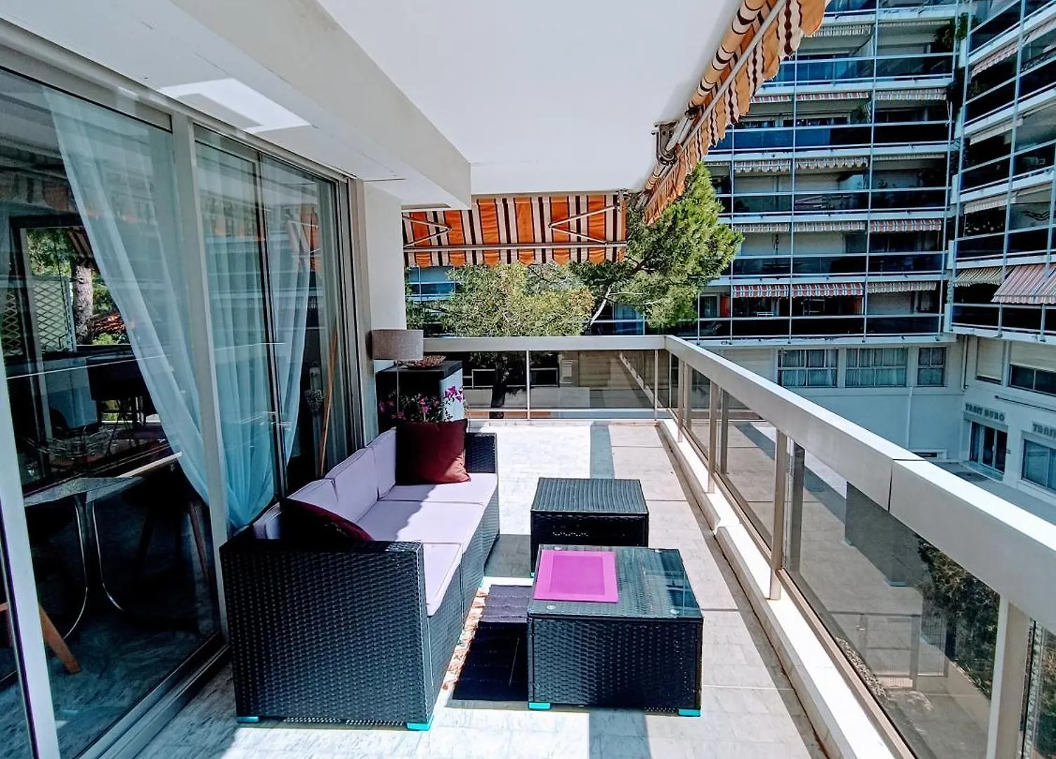 Ara 40M2 Classe Immense Terrasse 35 M2 Piscine Antibes Juan Parking contacts